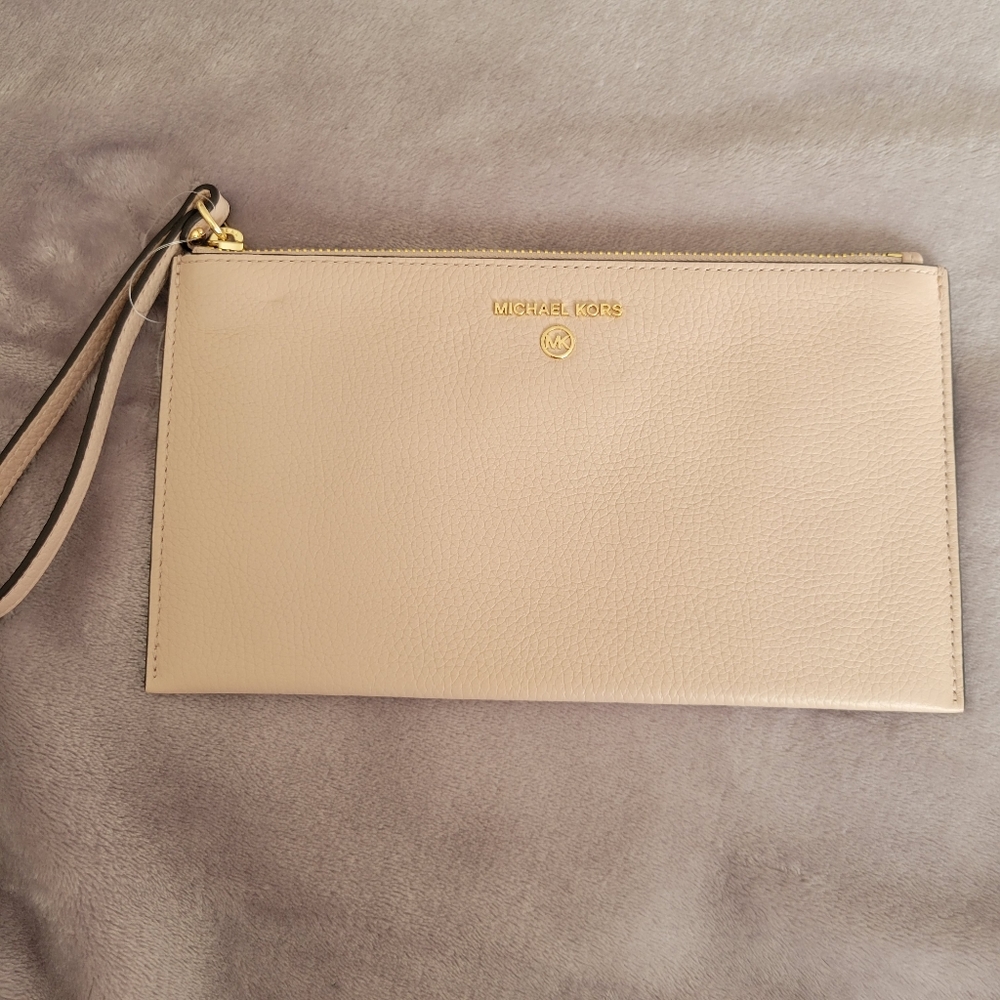 NWT Michael Kors Soft Pink Jet Set Charm Clutch Wristlet